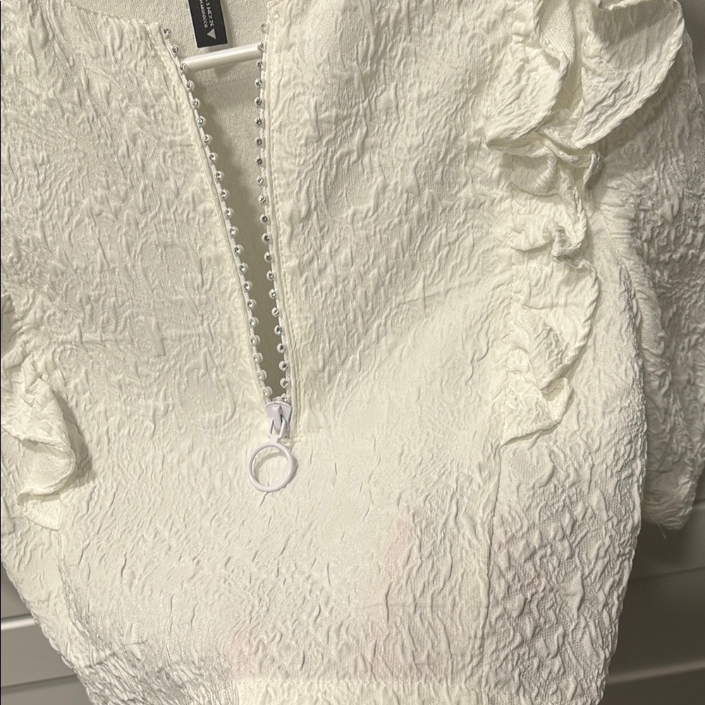 Zara White Textured Ruffle Top - Picture 7 of 7